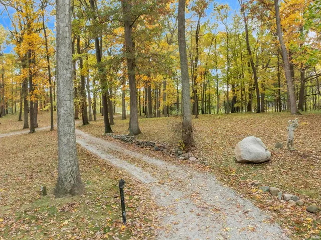 $949,900 | 5265 East 850 North, Kendallville, IN 46755