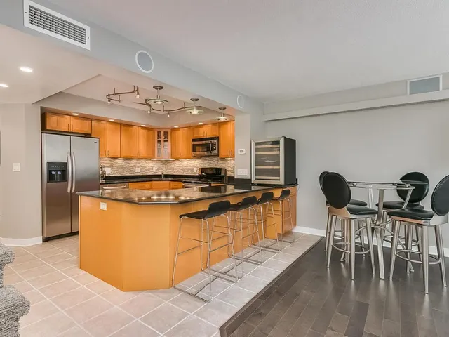 $2,495 | 1200 Nicollet Mall, Unit 215, Minneapolis, MN 55403