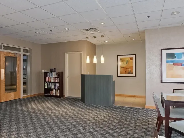 $2,495 | 1200 Nicollet Mall, Unit 215, Minneapolis, MN 55403