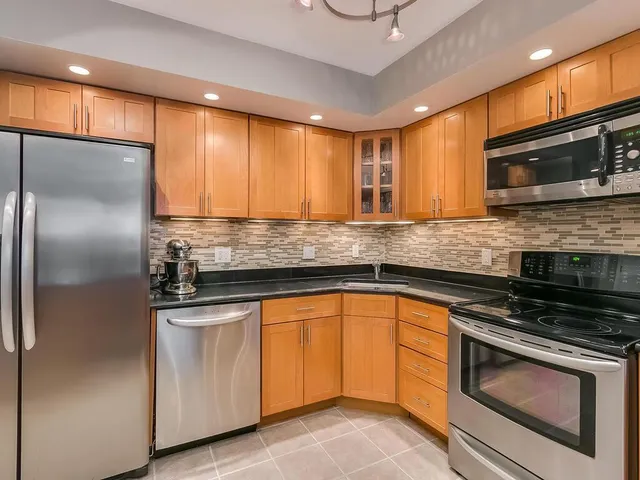 $2,495 | 1200 Nicollet Mall, Unit 215, Minneapolis, MN 55403