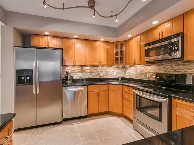 $2,495 | 1200 Nicollet Mall, Unit 215, Minneapolis, MN 55403