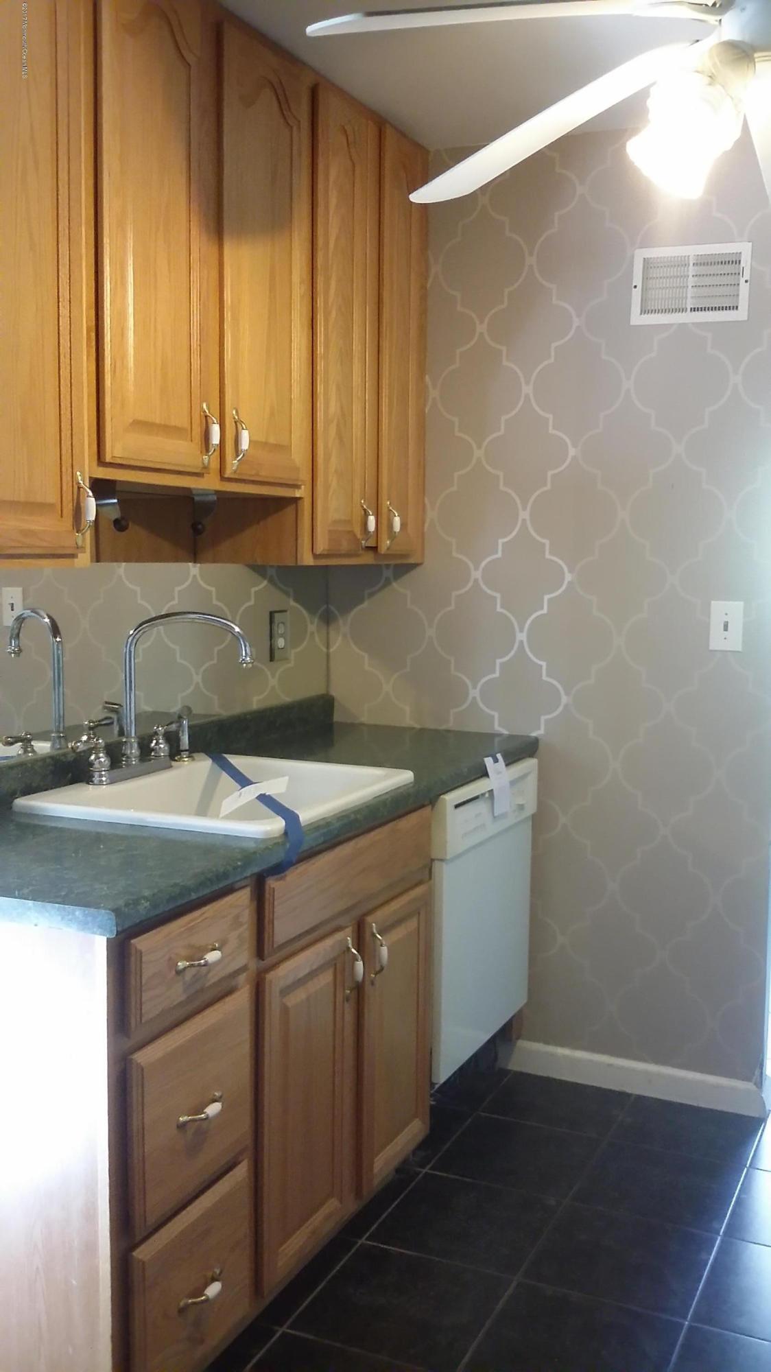15 Swan Road, Unit 1000 Howell, NJ 07731 - Photo 3 of 10 20170503_163332