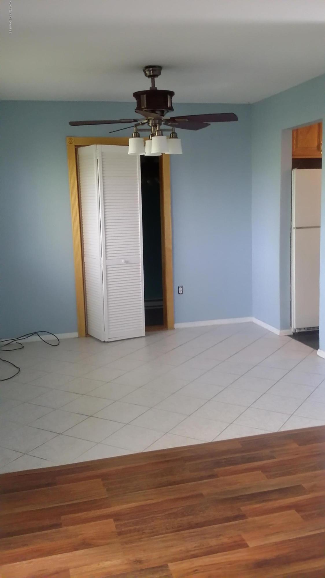 15 Swan Road, Unit 1000 Howell, NJ 07731 - Photo 4 of 10 20170503_163413