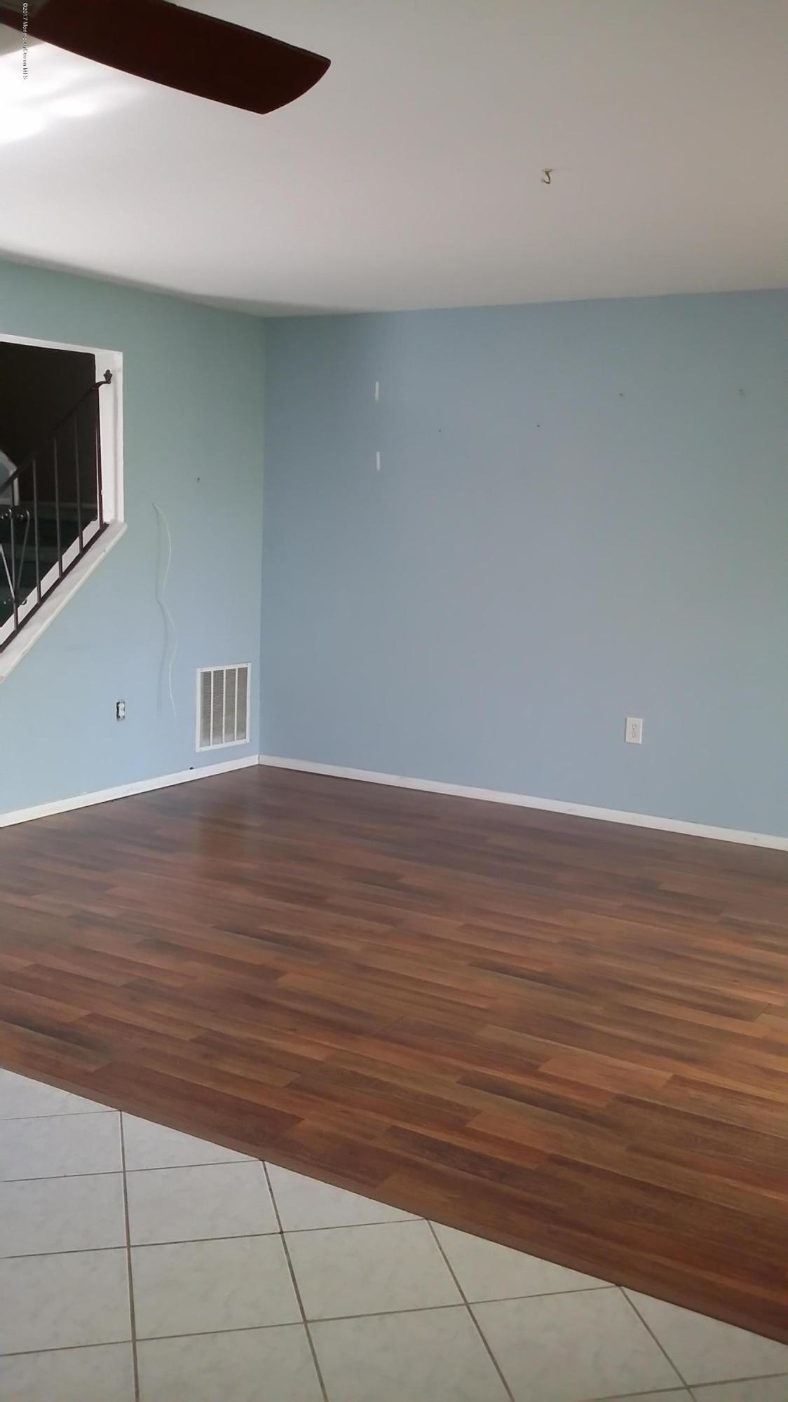 15 Swan Road, Unit 1000 Howell, NJ 07731 - Photo 5 of 10 20170503_163438