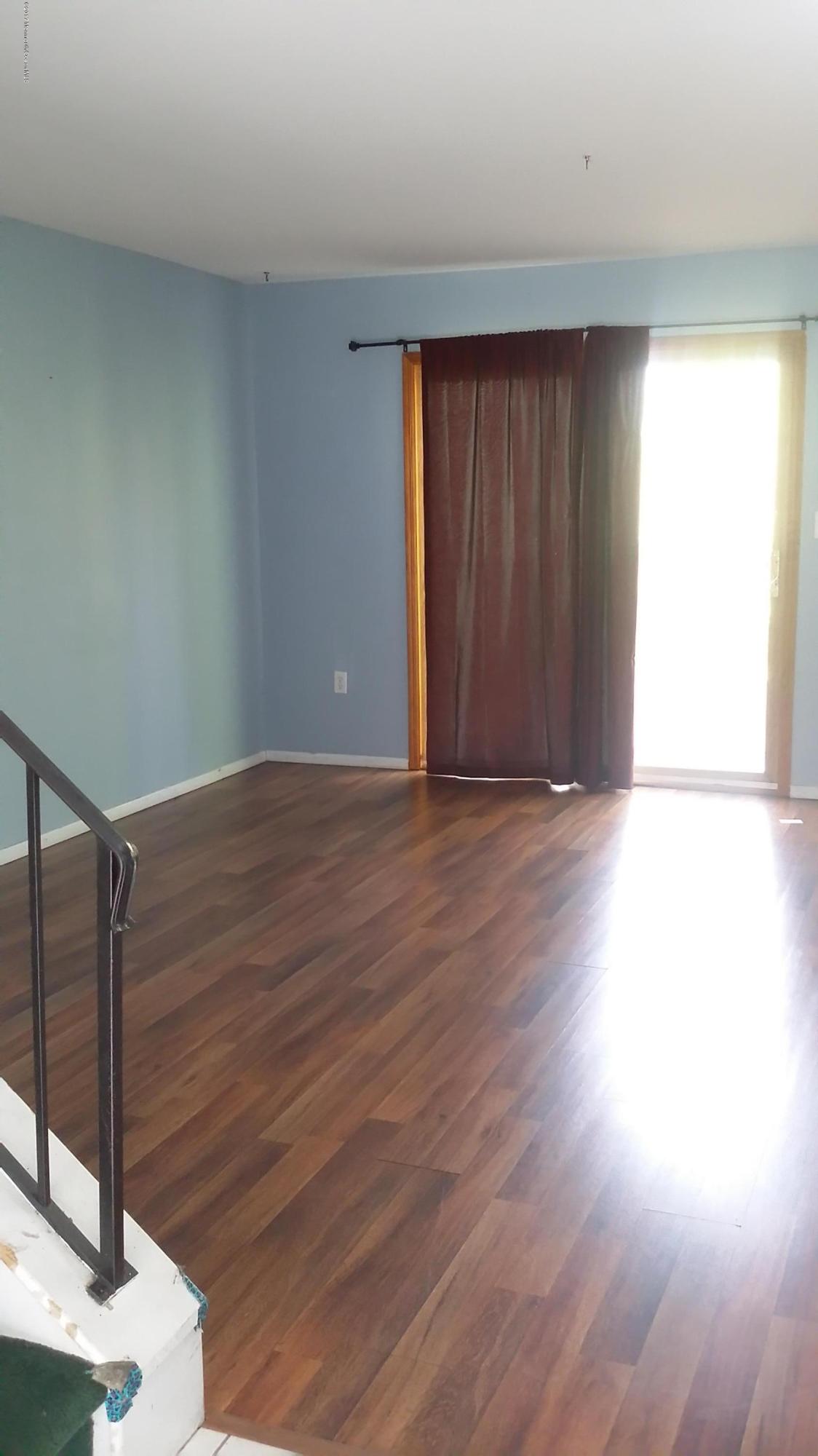 15 Swan Road, Unit 1000 Howell, NJ 07731 - Photo 6 of 10 20170503_163303
