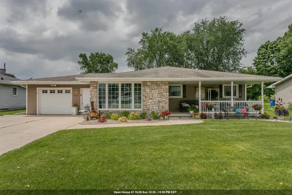 $449,900 | 2112 South Oneida Street, Green Bay, WI 54304