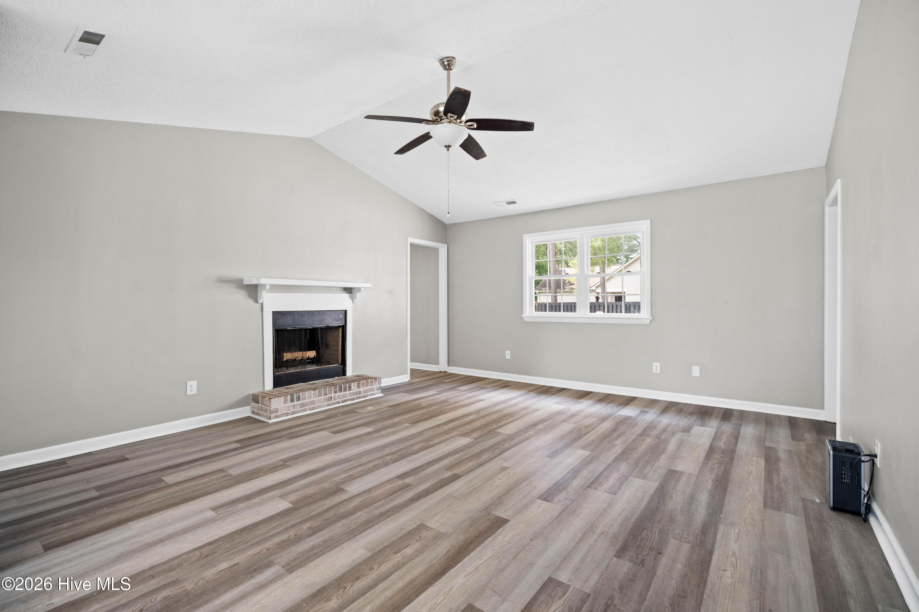 210 Balsam Road Jacksonville, NC 28546 - Photo 5 of 36 20260510-7