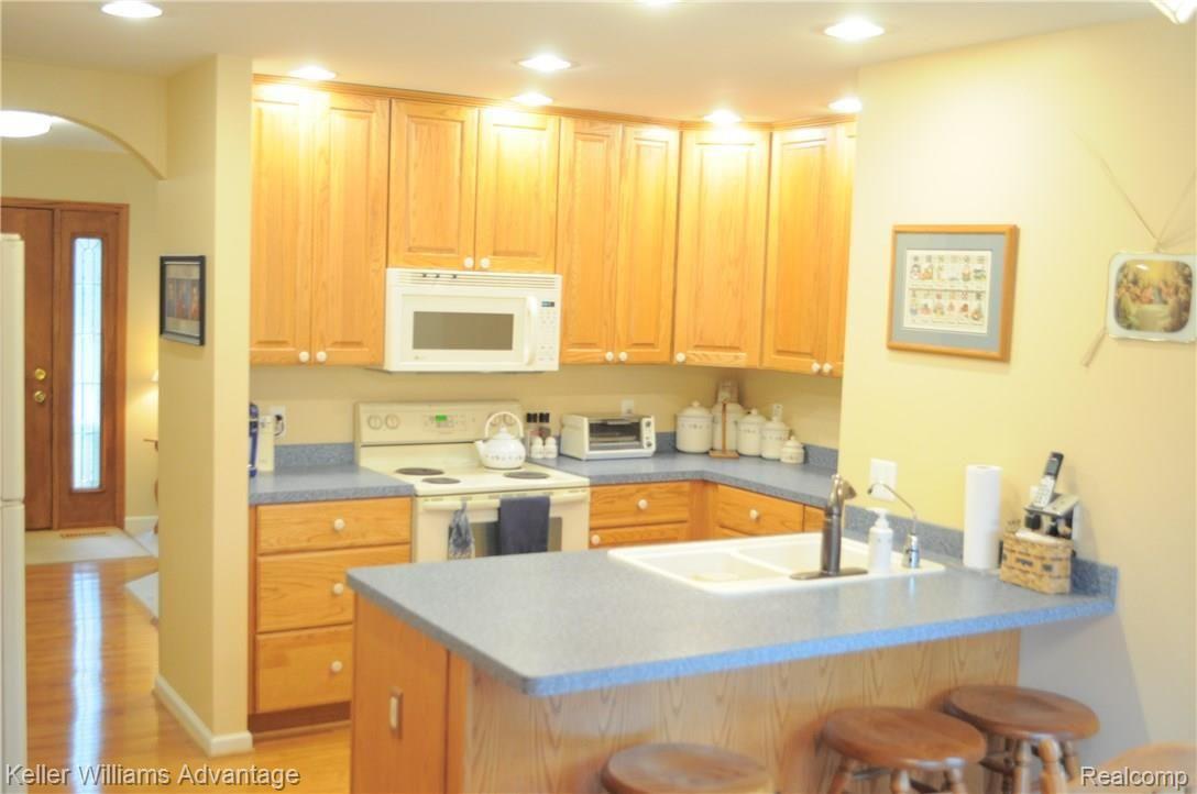 40014 Sandpoint Way Novi, MI 48375 - Photo 12 of 31 DSC_0086.JPG