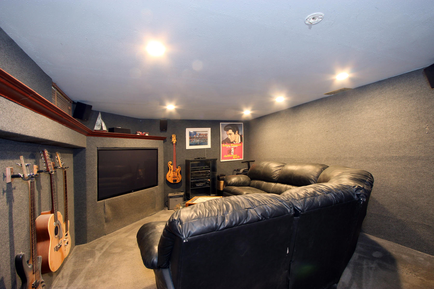 866 Queen Anne Road Harwich, MA 02645 - Photo 25 of 30 Entertainment room