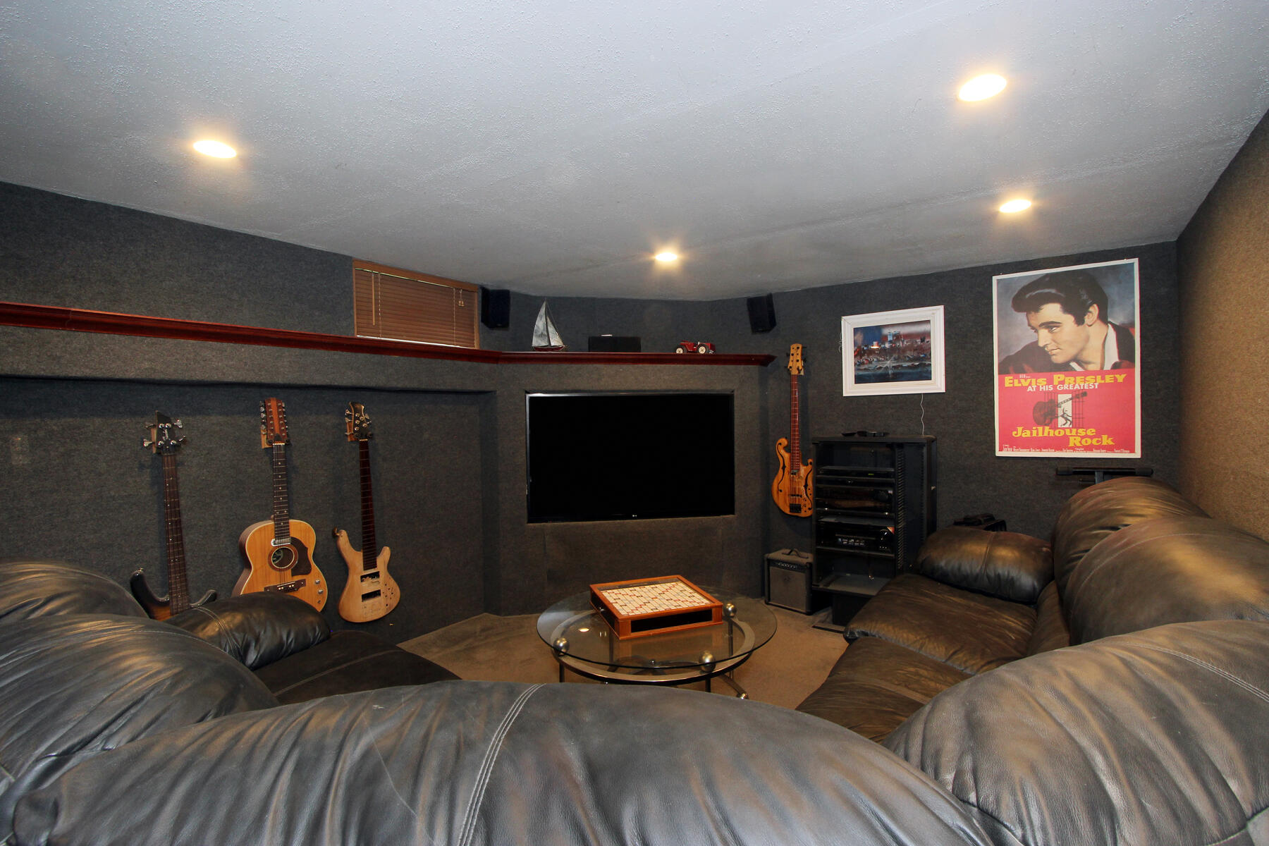866 Queen Anne Road Harwich, MA 02645 - Photo 26 of 30 Entertainment room