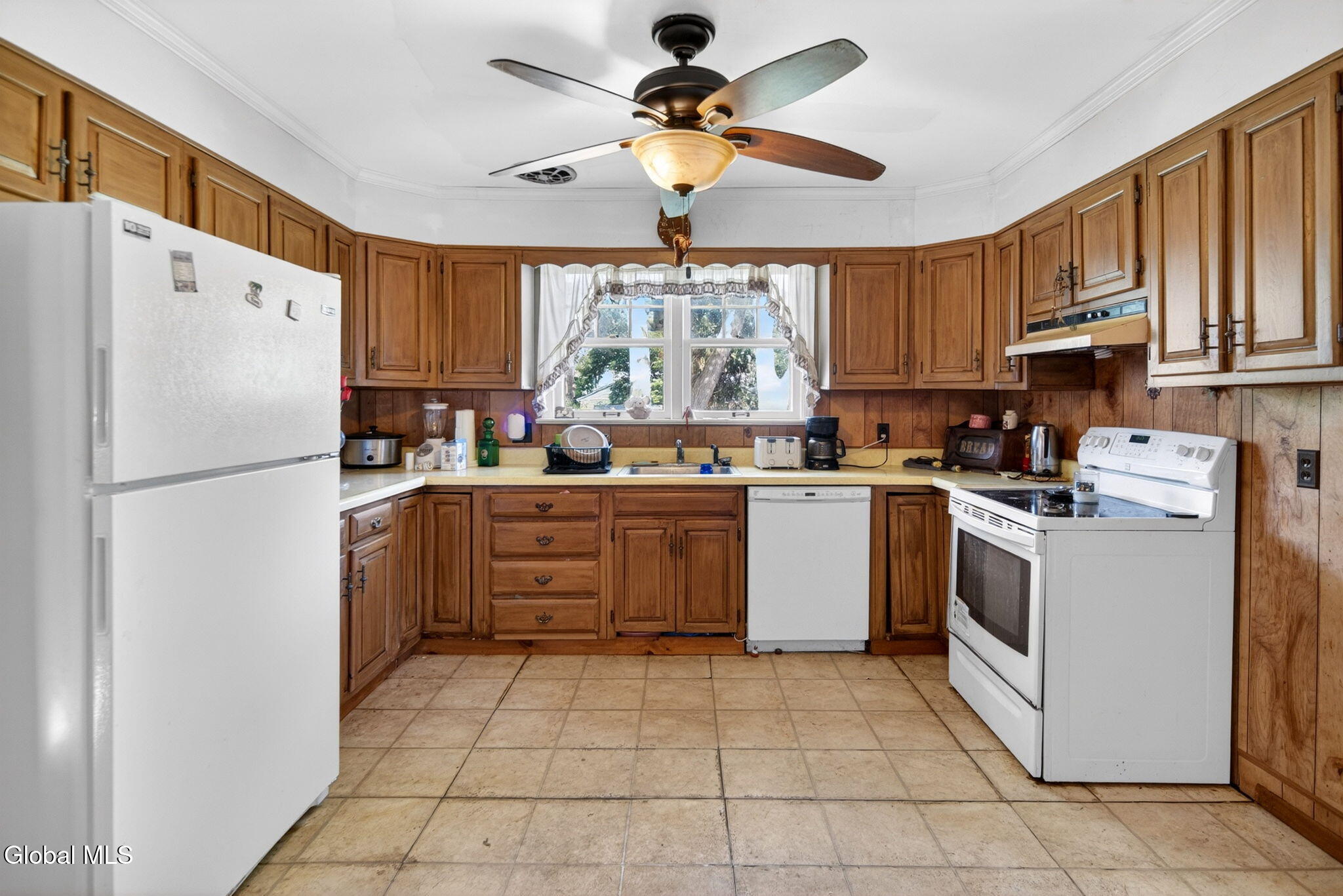 2232 Balltown Road Niskayuna, NY 12309 - Photo 6 of 25 5-web-or-mls-DSC01150