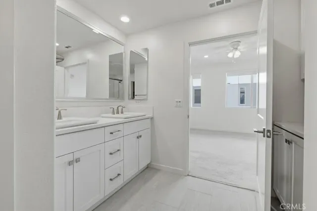 $4,995 | 130 Tribeca, Irvine, CA 92606