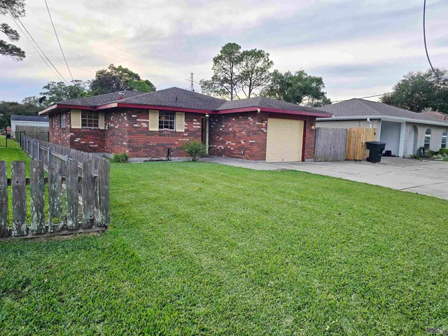 $1,800 | 119 Jay Street, Belle Chasse, LA 70037
