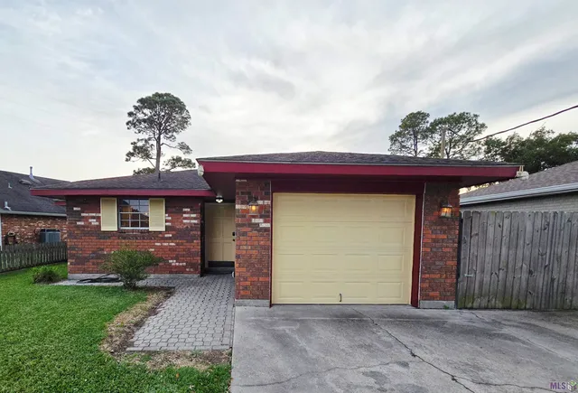 $1,800 | 119 Jay Street, Belle Chasse, LA 70037