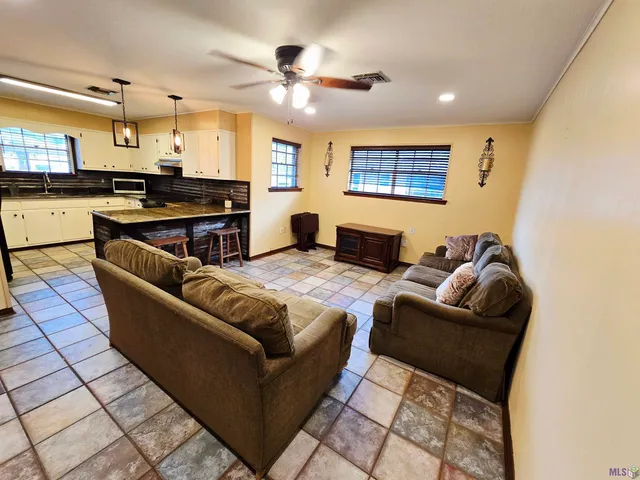 $1,800 | 119 Jay Street, Belle Chasse, LA 70037