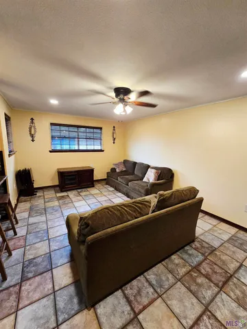 $1,800 | 119 Jay Street, Belle Chasse, LA 70037