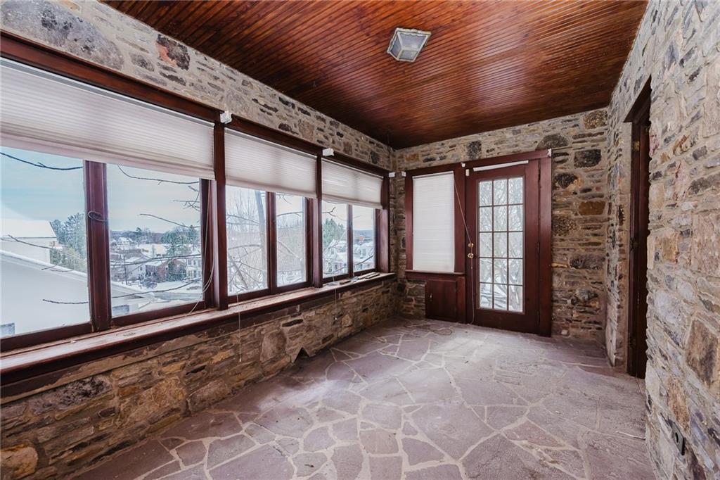 388 High Street Somerset, PA 15501 - Photo 15 of 41