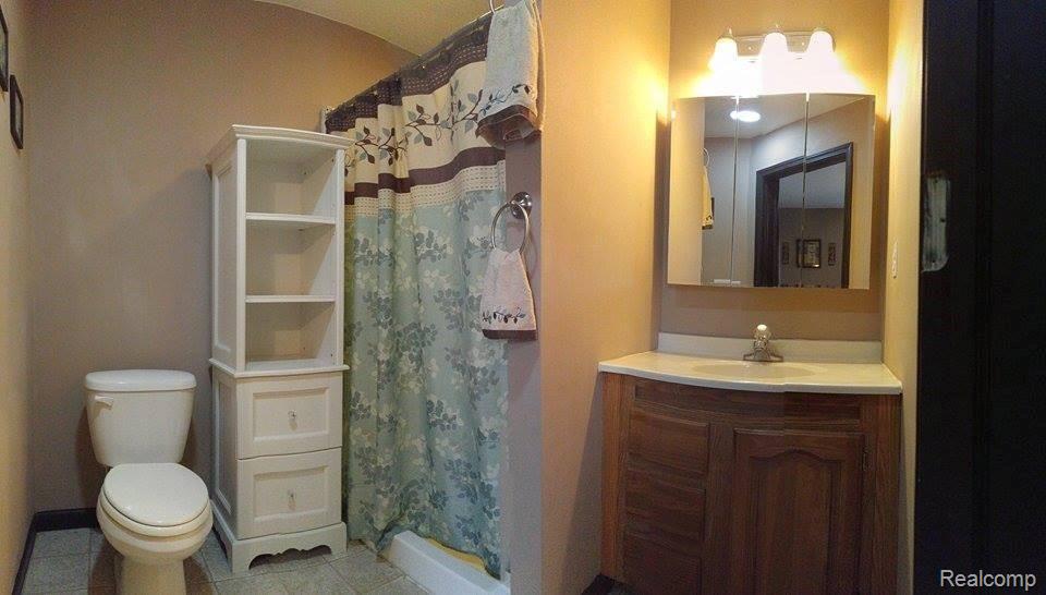 7121 Lapeer Road Davison, MI 48423 - Photo 16 of 31 26.jpg