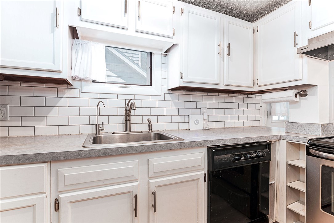 390 Nausauket Road Warwick, RI 02886 - Photo 9 of 24