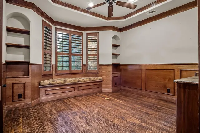 a view of entryway with wooden floor