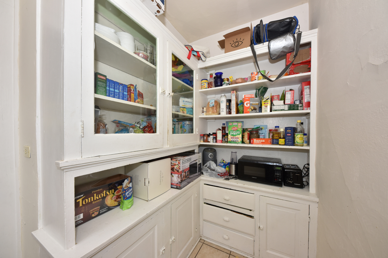 2928 North Farwell Avenue, Unit 2930 Milwaukee, WI 53211 - Photo 11 of 43 Photo 23