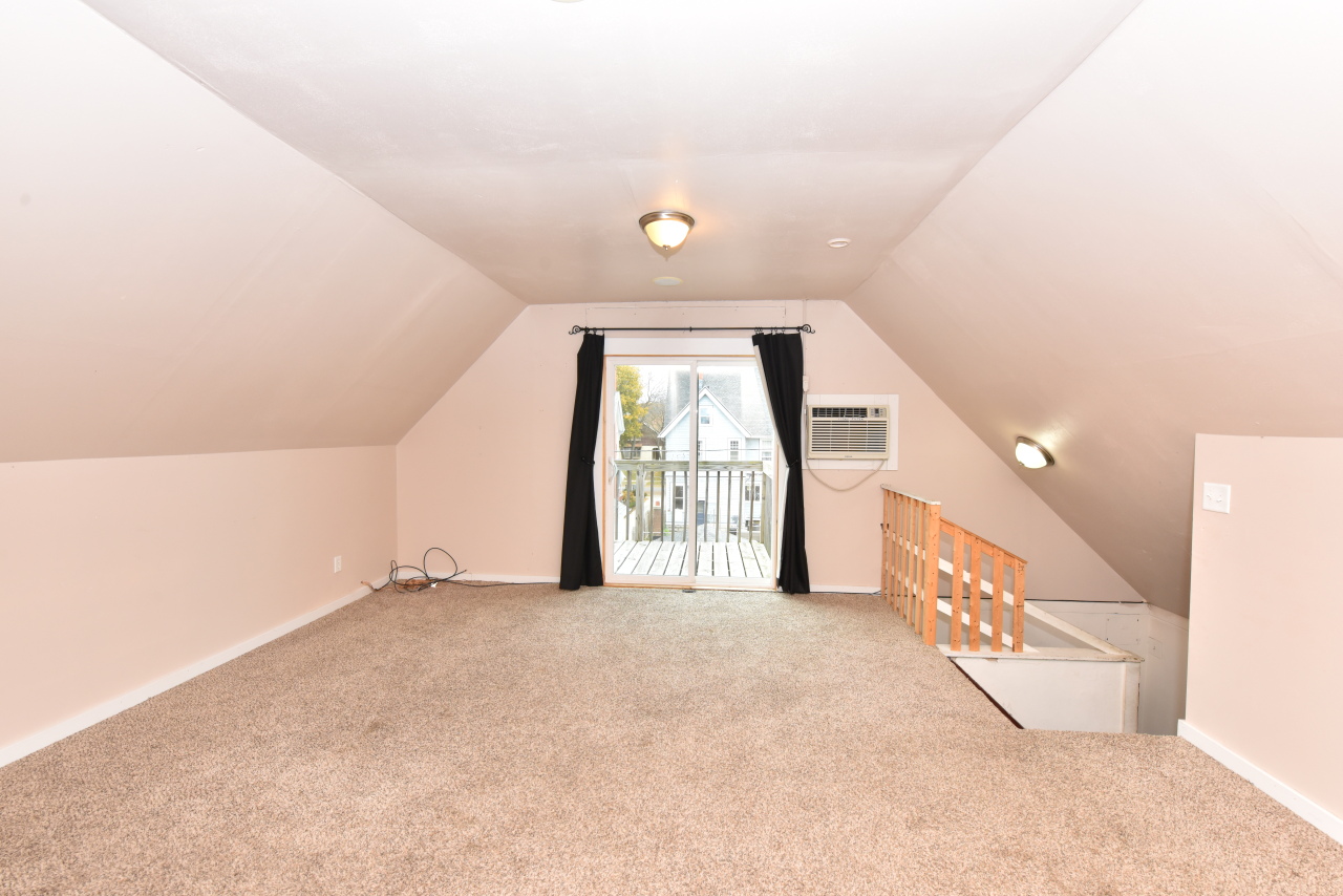 2928 North Farwell Avenue, Unit 2930 Milwaukee, WI 53211 - Photo 25 of 43 Photo 42