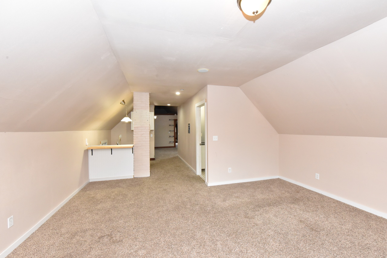 2928 North Farwell Avenue, Unit 2930 Milwaukee, WI 53211 - Photo 26 of 43 Photo 43