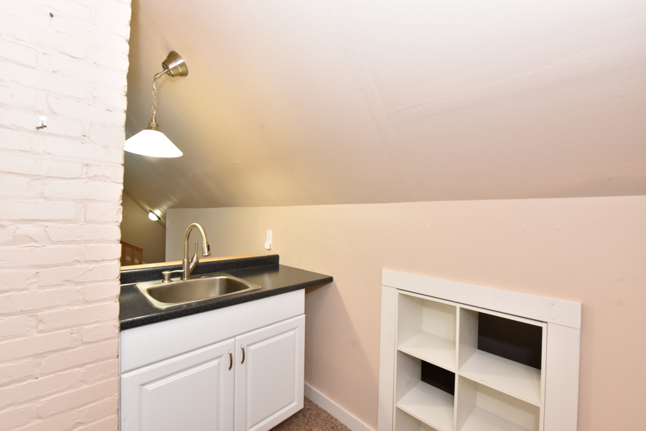 2928 North Farwell Avenue, Unit 2930 Milwaukee, WI 53211 - Photo 30 of 43 Photo 47