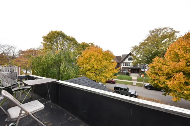 $489,000 | 2928 North Farwell Avenue, Unit 2930, Milwaukee, WI 53211