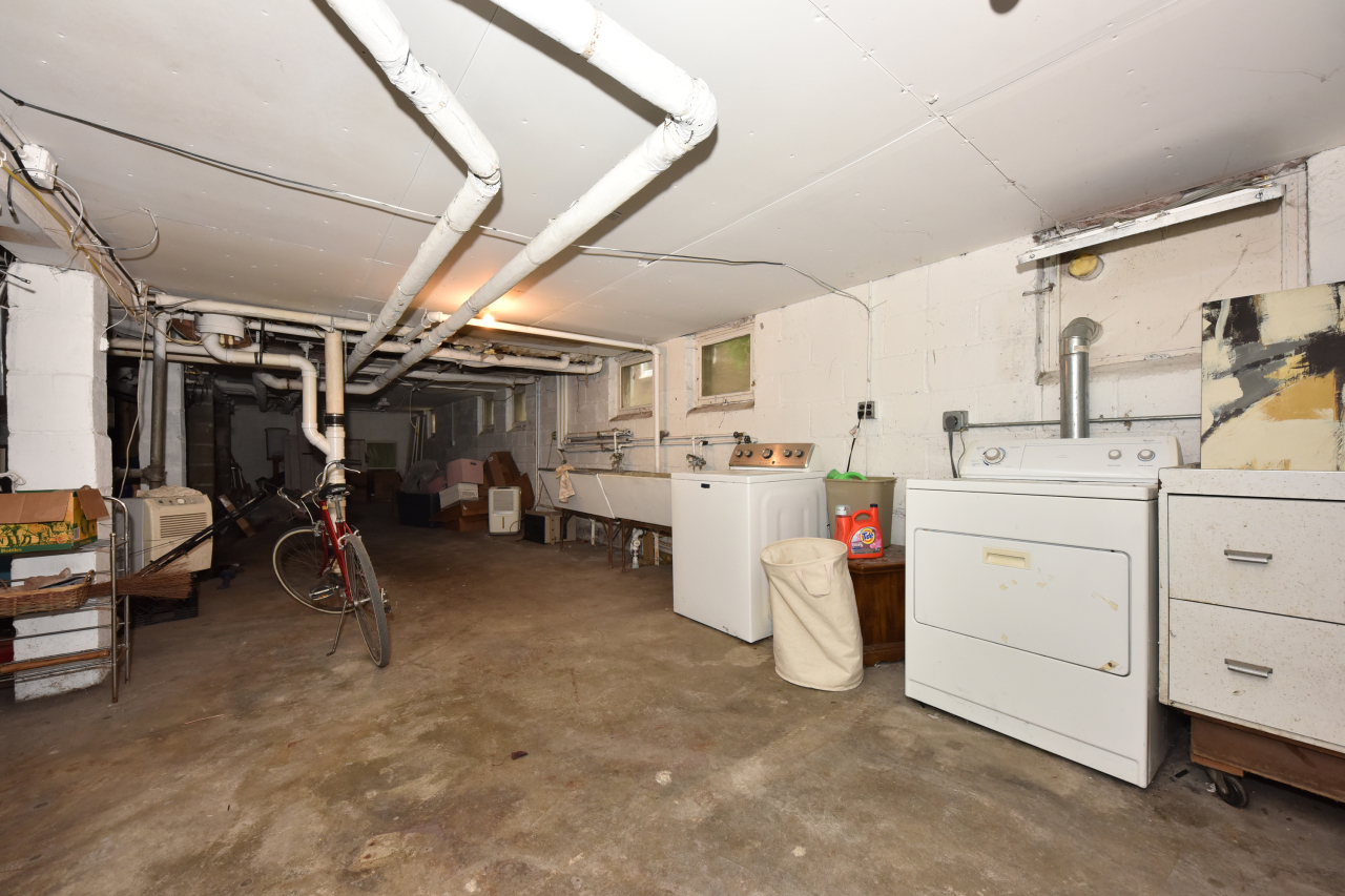 2928 North Farwell Avenue, Unit 2930 Milwaukee, WI 53211 - Photo 39 of 43 Photo 51