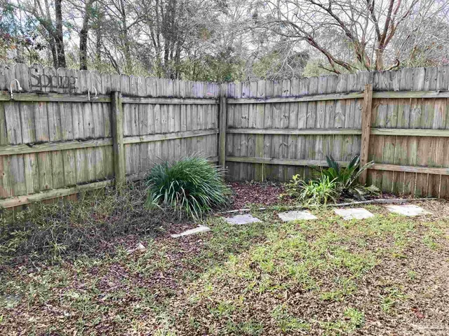 $1,425 | 2470 Trailwood Drive, Cantonment, FL 32533