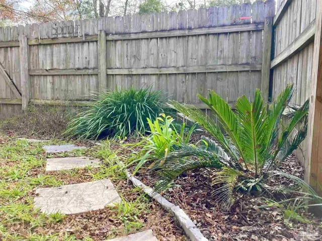 $1,425 | 2470 Trailwood Drive, Cantonment, FL 32533