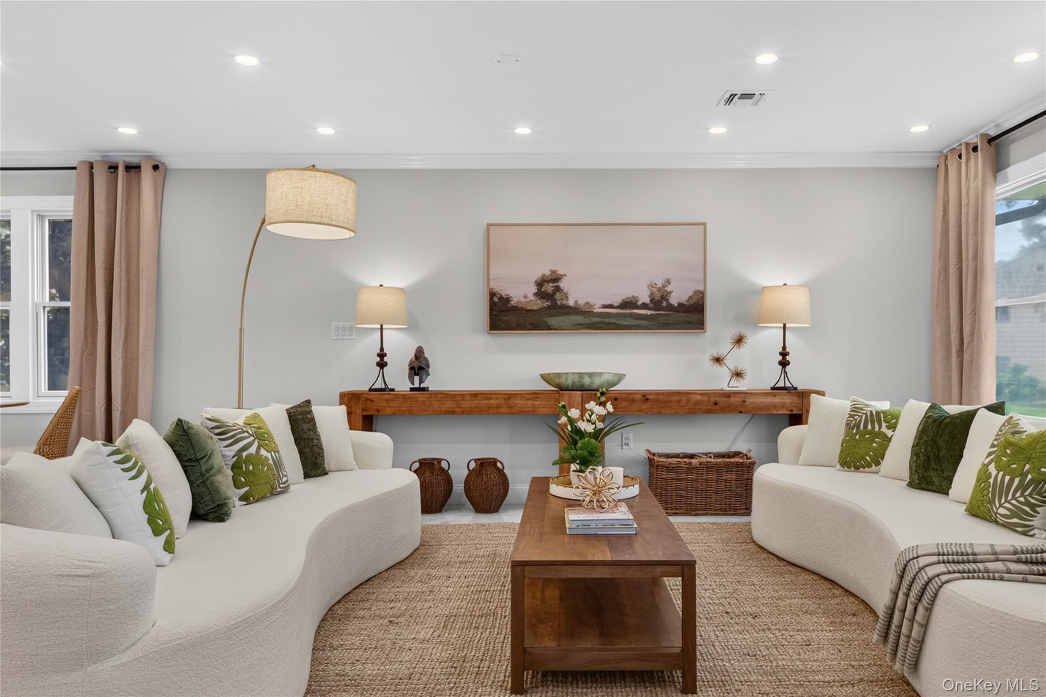 2 Circle Drive Syosset, NY 11791 - Photo 4 of 41 Gallery Image 4