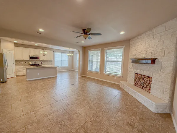 $2,000 | 300 Western Sky Trail, Jarrell, TX 76537