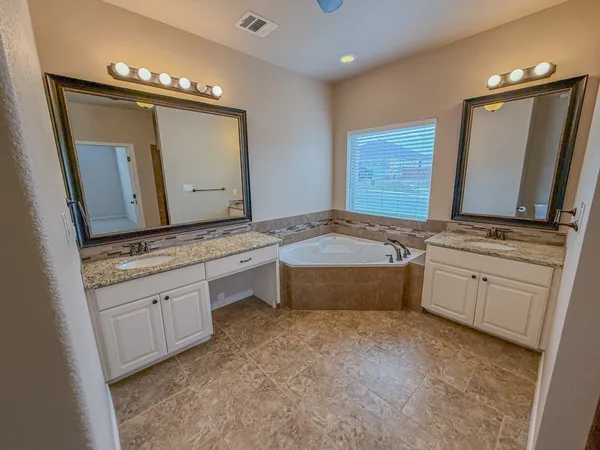 $2,000 | 300 Western Sky Trail, Jarrell, TX 76537