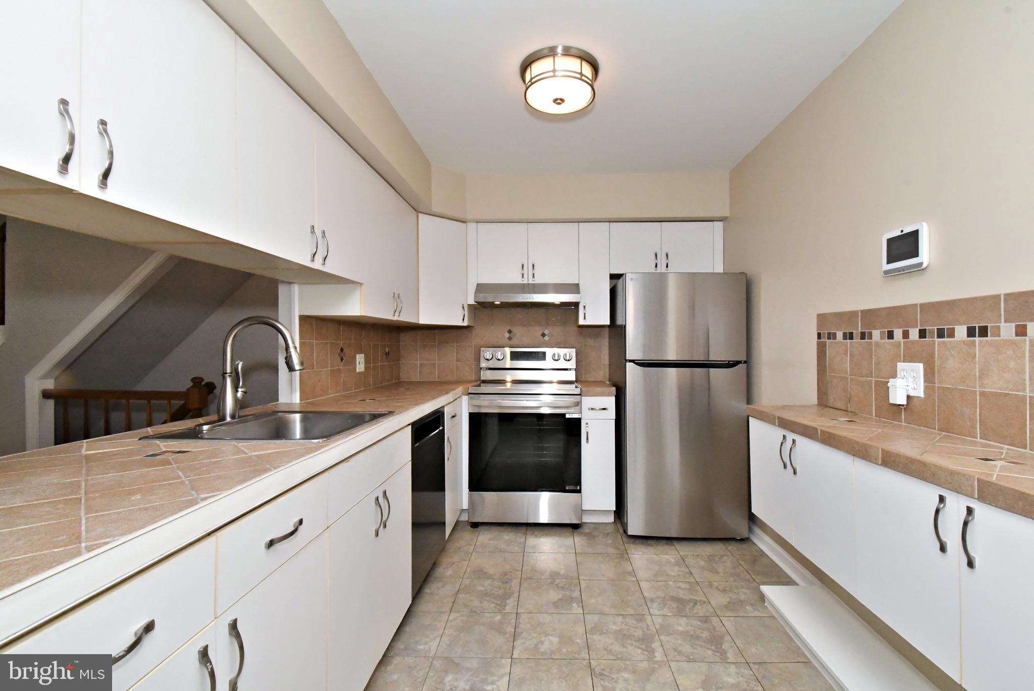 22 Fitzwatertown Road, Unit A10 Willow Grove, PA 19090 - Photo 10 of 30 Stainless Steel Appliances & sink