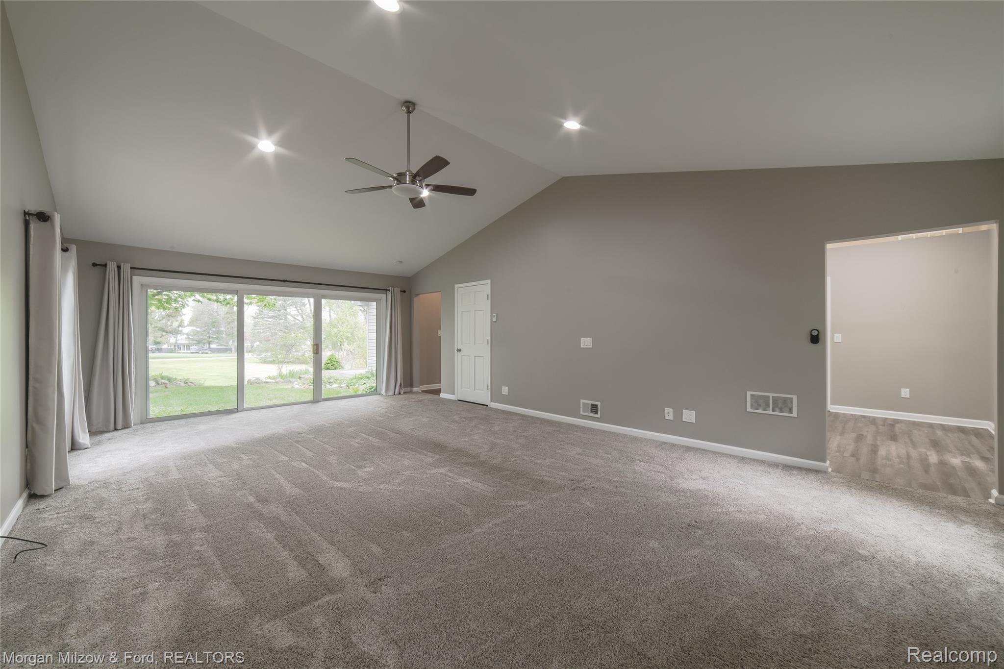 9519 Cedargrove Road Clarkston, MI 48348 - Photo 13 of 58 9515 Cedargrove-16.jpg
