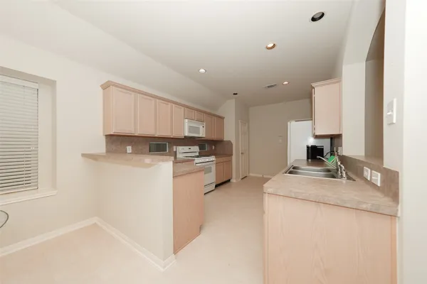 $2,150 | 21315 River Knoll Lane, Katy, TX 77449