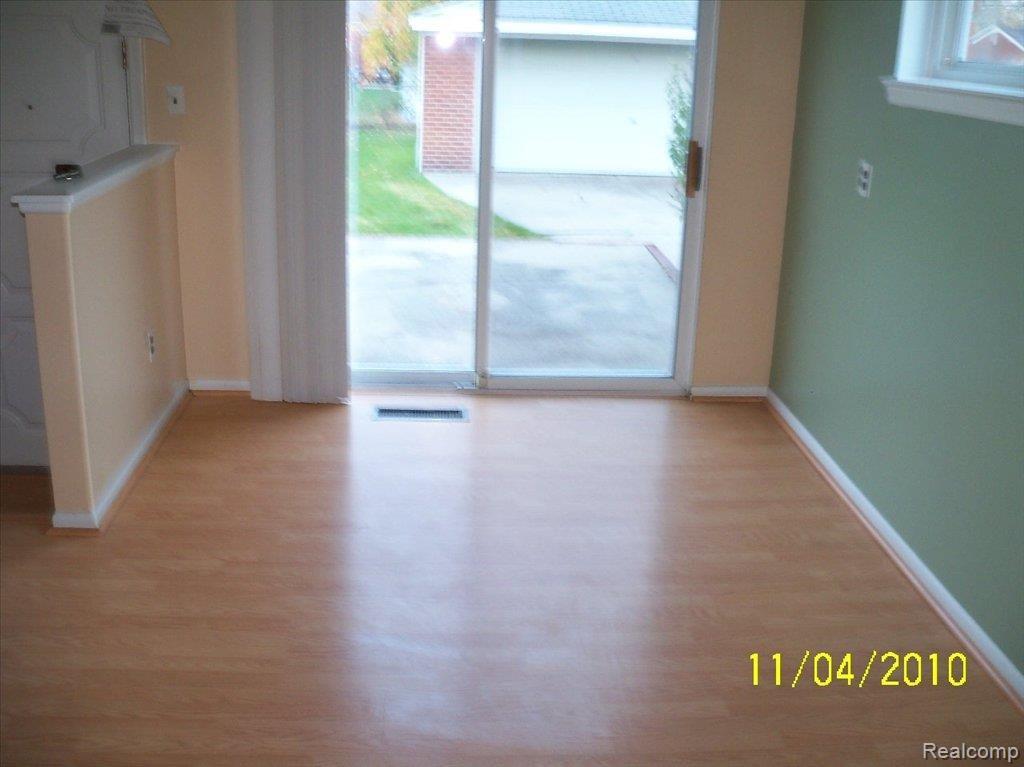 29489 Schoenherr Road Warren, MI 48088 - Photo 9 of 14 moross 054