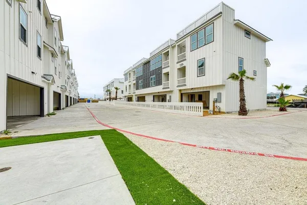 $899,000 | 603 East Avenue G, Unit 204, Port Aransas, TX 78373