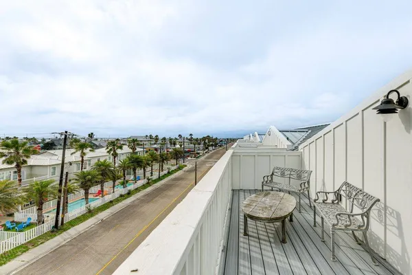 $899,000 | 603 East Avenue G, Unit 204, Port Aransas, TX 78373
