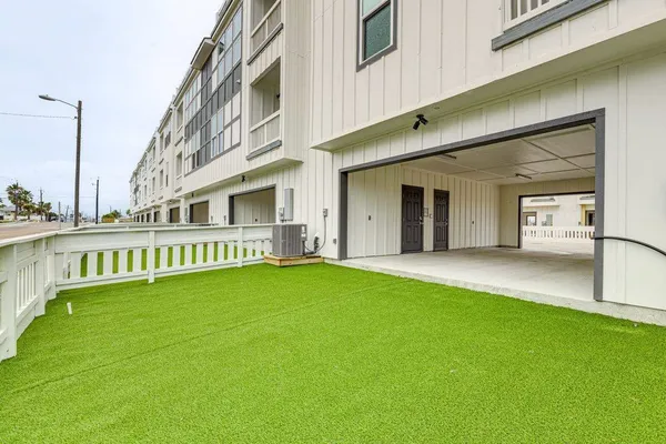 $899,000 | 603 East Avenue G, Unit 204, Port Aransas, TX 78373