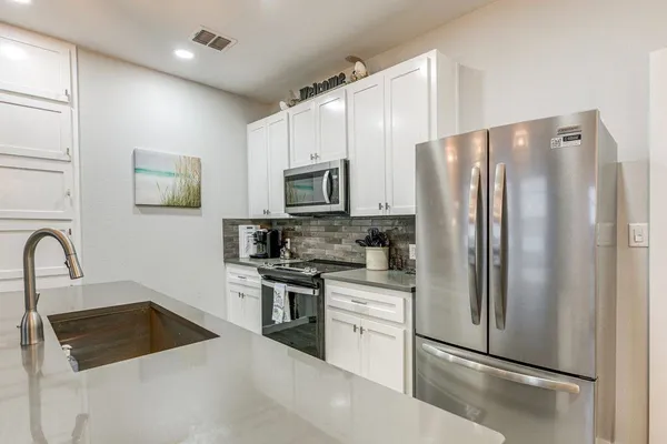 $899,000 | 603 East Avenue G, Unit 204, Port Aransas, TX 78373