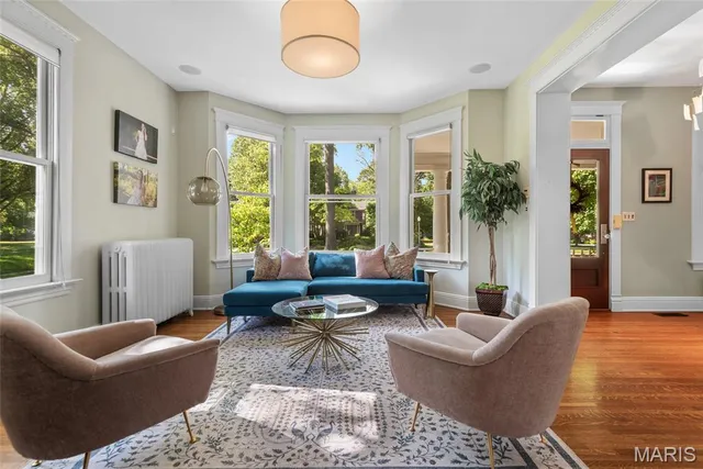 $890,000 | 801 St Louis Street, Edwardsville, IL 62025