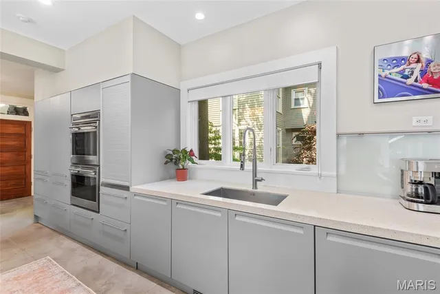 $890,000 | 801 St Louis Street, Edwardsville, IL 62025