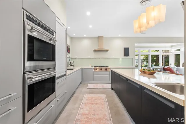 $890,000 | 801 St Louis Street, Edwardsville, IL 62025