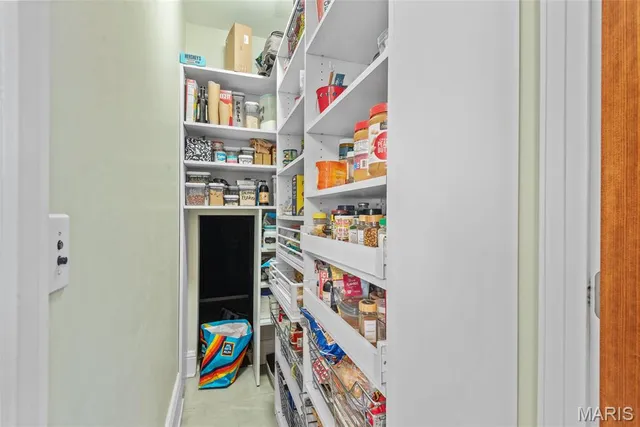 $890,000 | 801 St Louis Street, Edwardsville, IL 62025