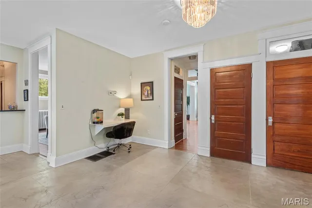 $890,000 | 801 St Louis Street, Edwardsville, IL 62025