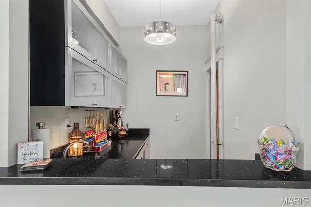 $890,000 | 801 St Louis Street, Edwardsville, IL 62025