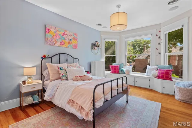 $890,000 | 801 St Louis Street, Edwardsville, IL 62025